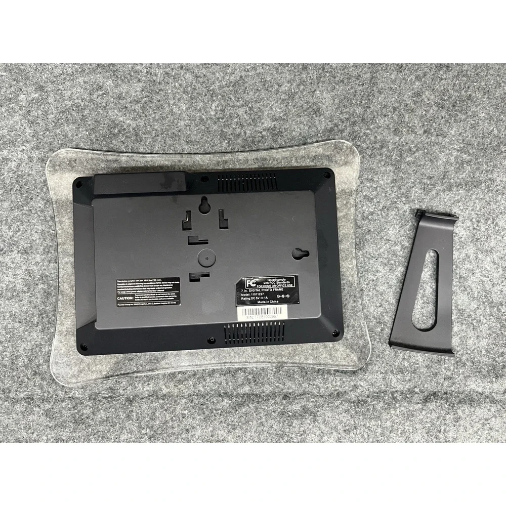 Vuescape 7-Inch Acrylic Digital Picture Frame USB SD Media Player Tested